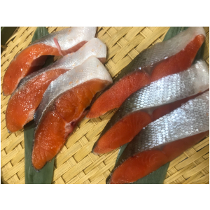 【限定】鮭食べ比べ（天然紅鮭・養殖銀鮭）